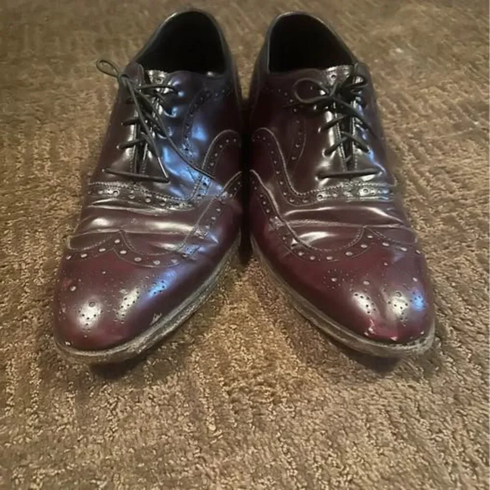 Johnston & Murphy Leather Wingtip Oxfords (Fits Size 11)
